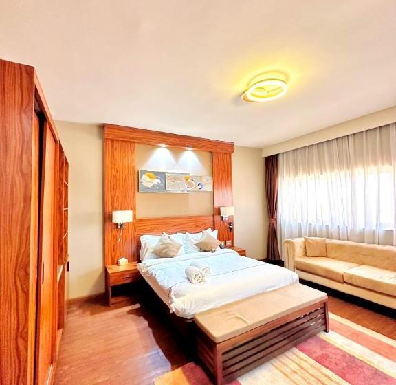 سوییت, Atmosphere Hotel & Spa