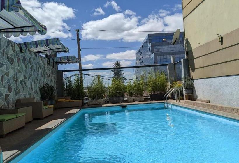 سوییت, Atmosphere Hotel & Spa