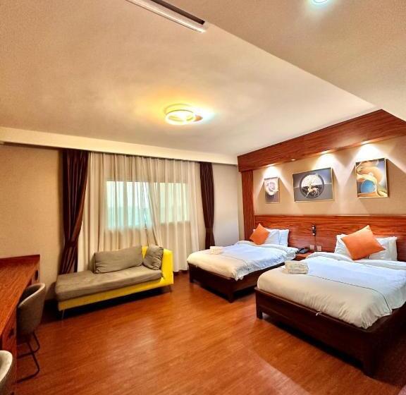 سوییت, Atmosphere Hotel & Spa