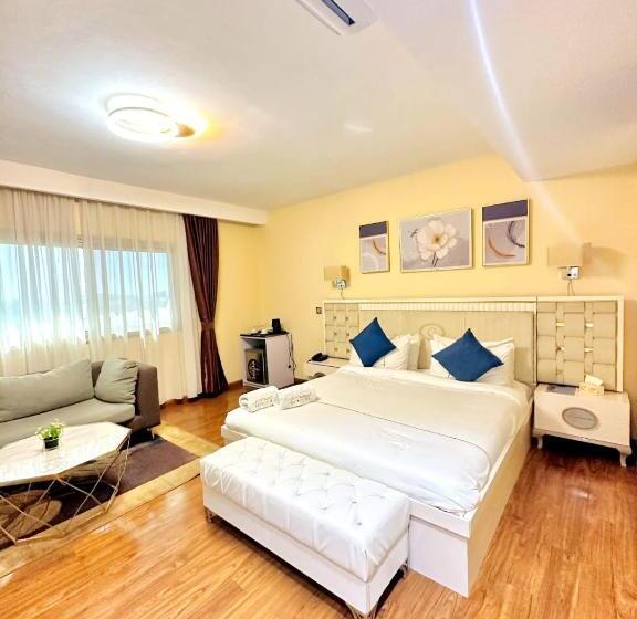 سوئیت با تخت بزرگ, Atmosphere Hotel & Spa