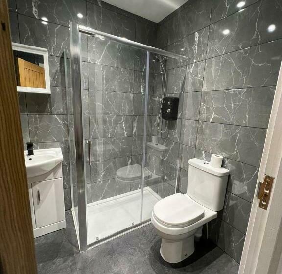 غرفة سوبيريور, Black Bull