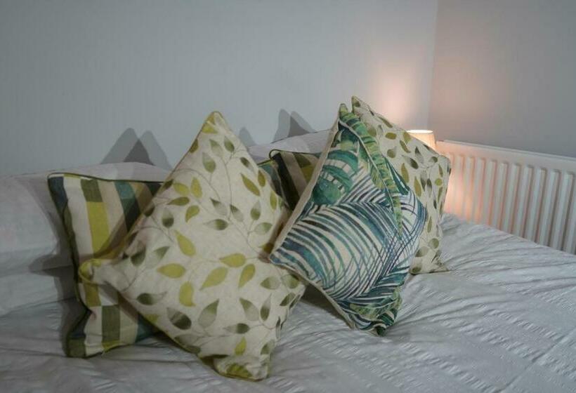 غرفة سوبيريور, Black Bull