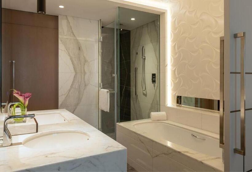 اتاق استاندارد با تخت بزرگ, Le Royal Méridien Doha