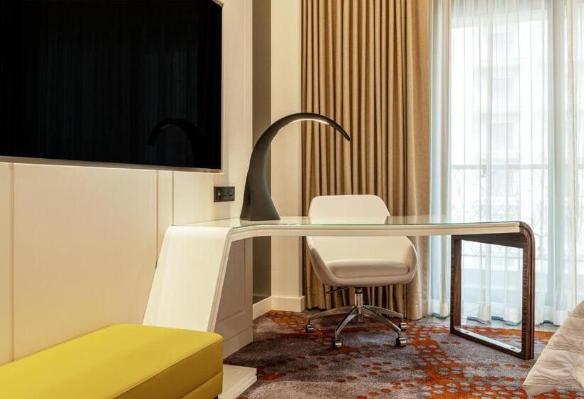 اتاق استاندارد با تخت بزرگ, Le Royal Méridien Doha