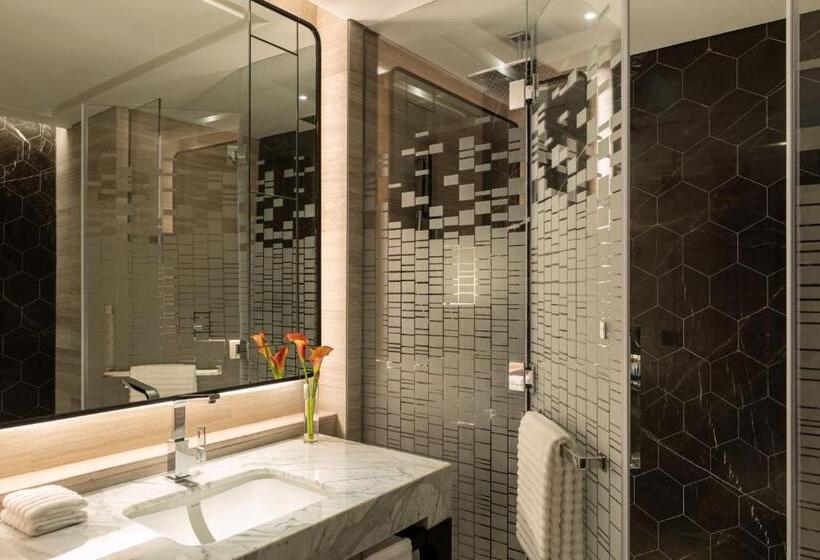 استودیوی لوکس, Le Royal Méridien Doha