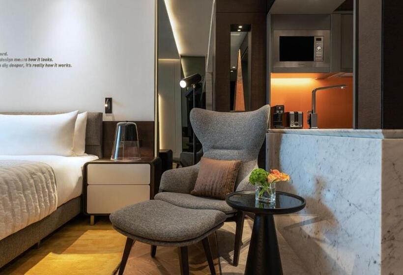 استودیوی لوکس, Le Royal Méridien Doha