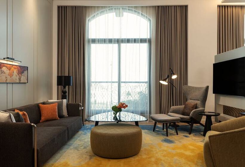 استودیوی سوپریور, Le Royal Méridien Doha