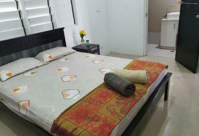 스탠다드 룸, Single Room With Shared Kitchen And Living Room