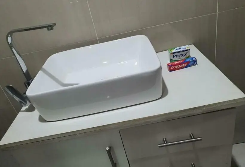 اتاق استاندارد, Single Room With Shared Kitchen And Living Room