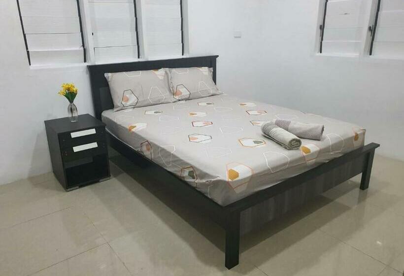 스탠다드 룸, Single Room With Shared Kitchen And Living Room