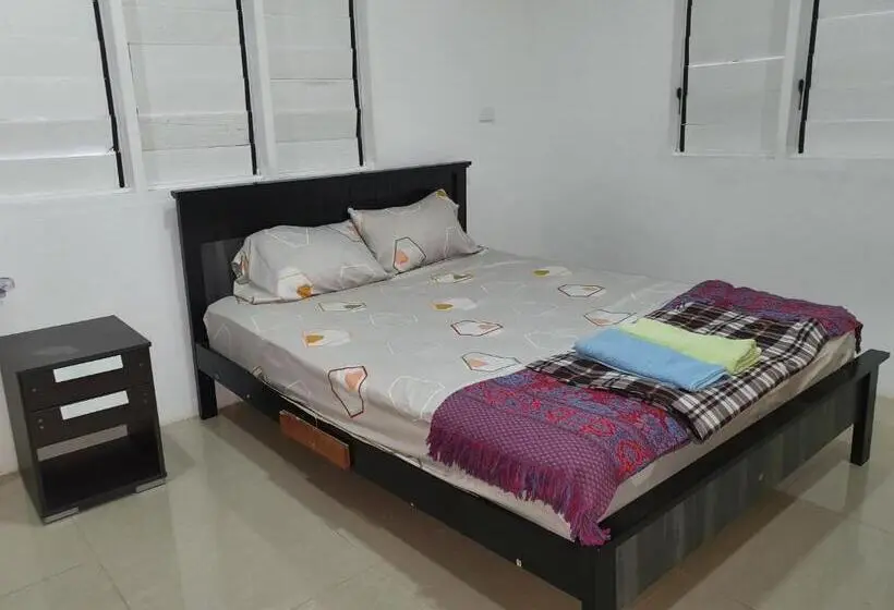 اتاق استاندارد, Single Room With Shared Kitchen And Living Room