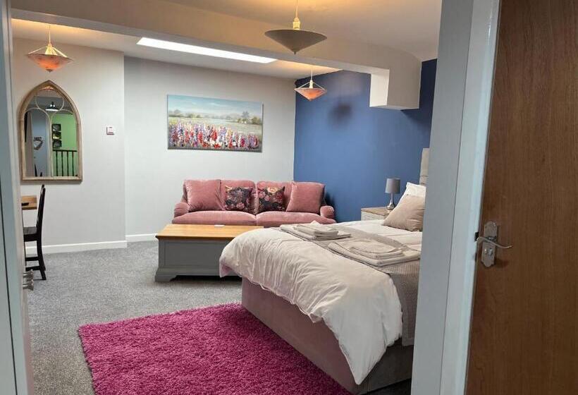 غرفة ديلوكس سرير كينج, Y Teifi Room Only