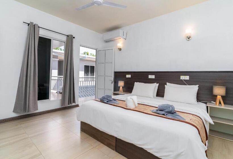 Deluxe Suite King Bed, Casaparadiso   Beach View