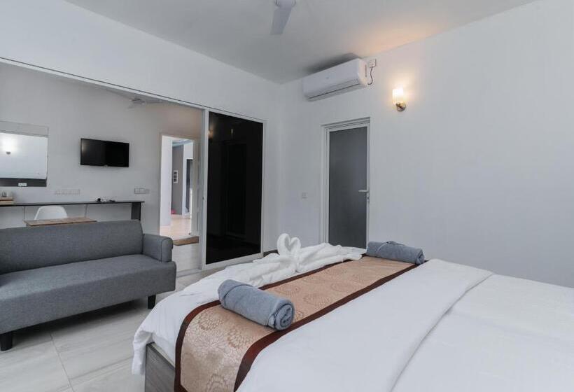 Deluxe Suite King Bed, Casaparadiso   Beach View