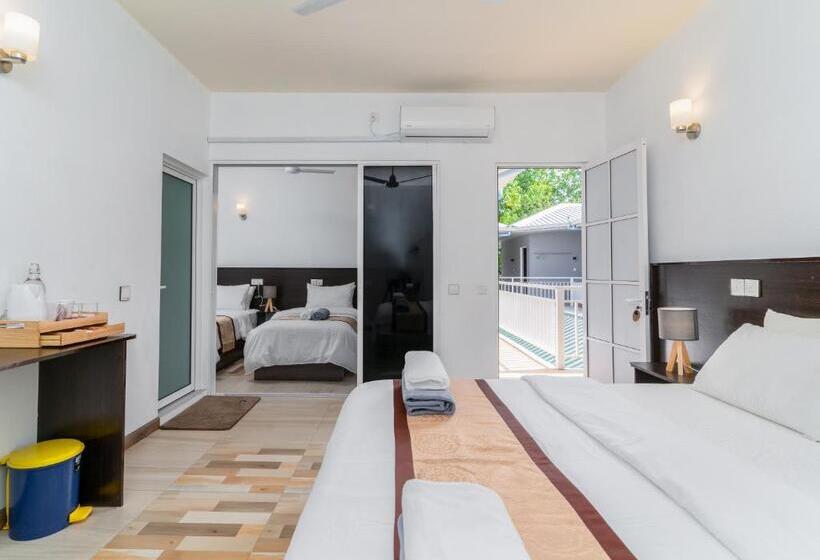 Deluxe Suite King Bed, Casaparadiso   Beach View