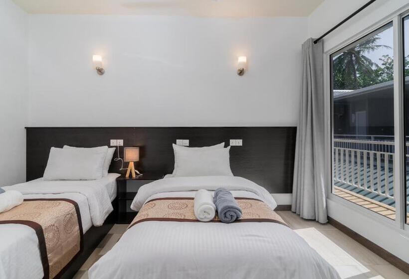 Deluxe Suite King Bed, Casaparadiso   Beach View