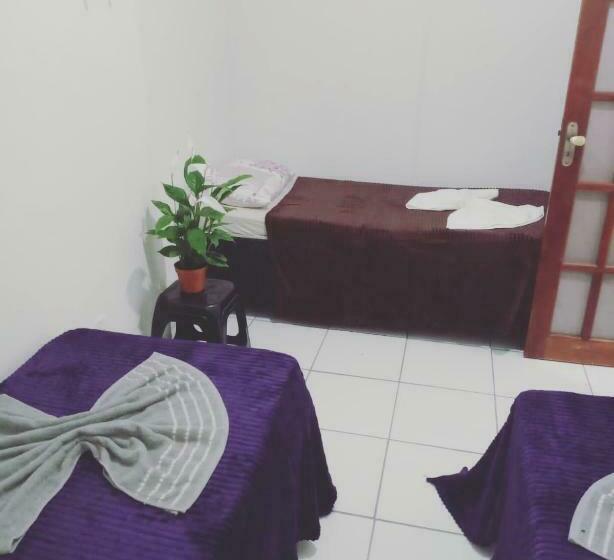 חדר סטנדרט לשלושה, Hostel Hotel Califórnia