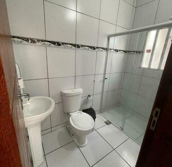 חדר סטנדרט לשלושה, Hostel Hotel Califórnia