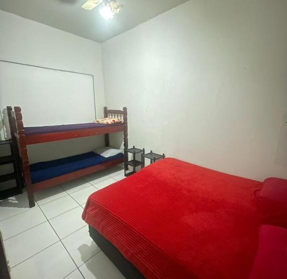 חדר משפחתי, Hostel Hotel Califórnia