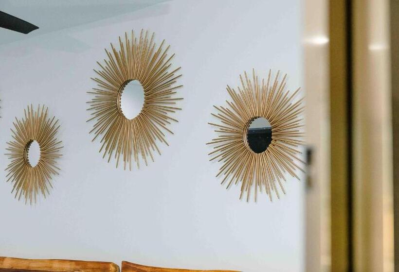 Номер Deluxe, Naomi City Center