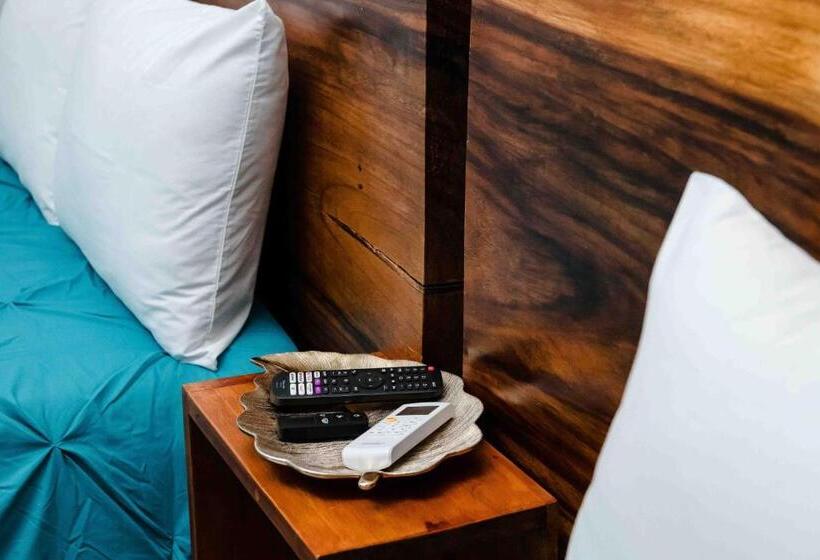 Номер Deluxe с Балконом, Naomi City Center