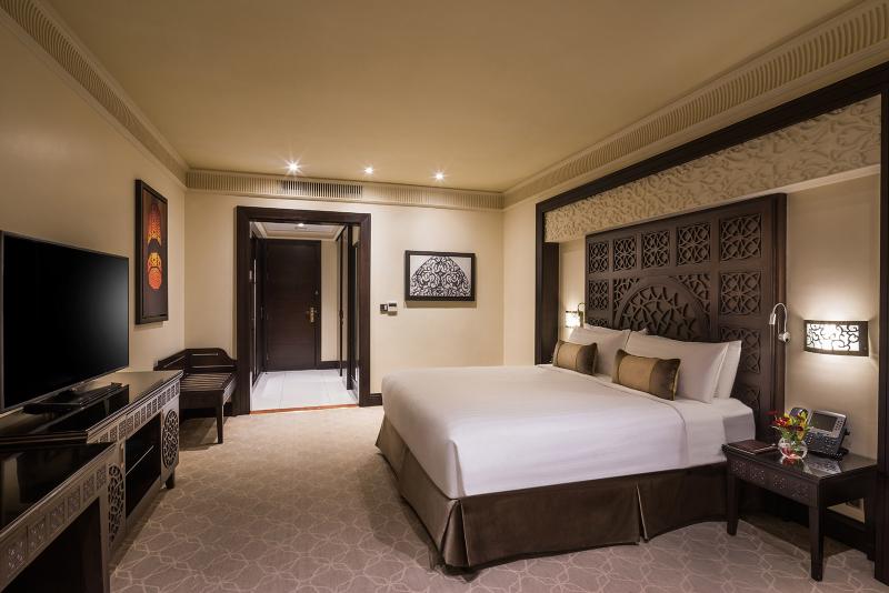 سوییت جونیور, Al Mashreq Boutique