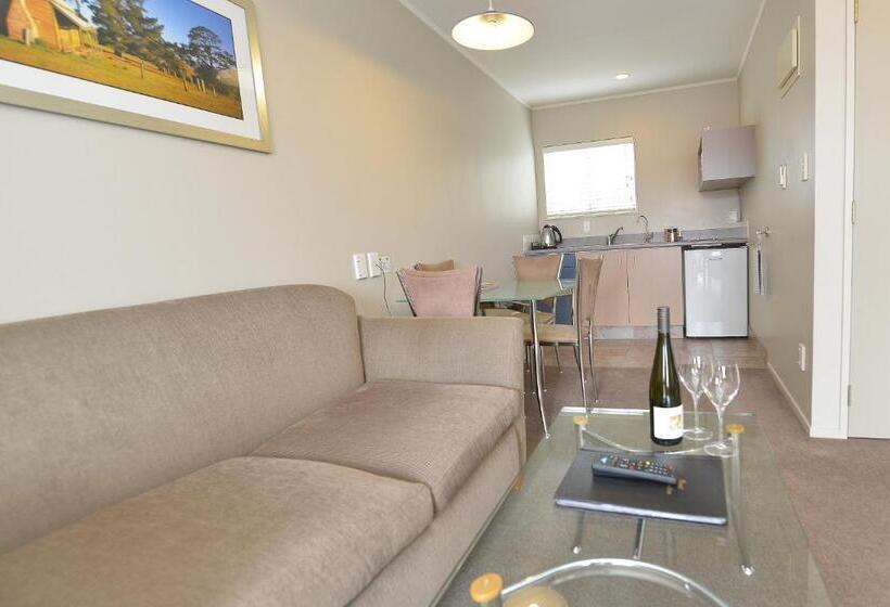 דירת חדר, Brougham Heights Motel