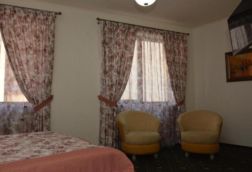 سوییت جونیور, Atrium