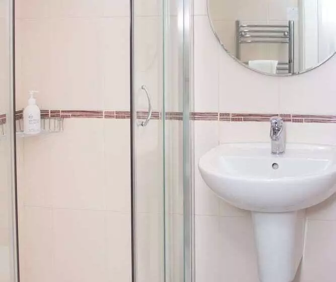 Superior-huone, Beaumont Guest House Windermere   Adult Only   Free Car Park & Off Site Access To The Local Health C