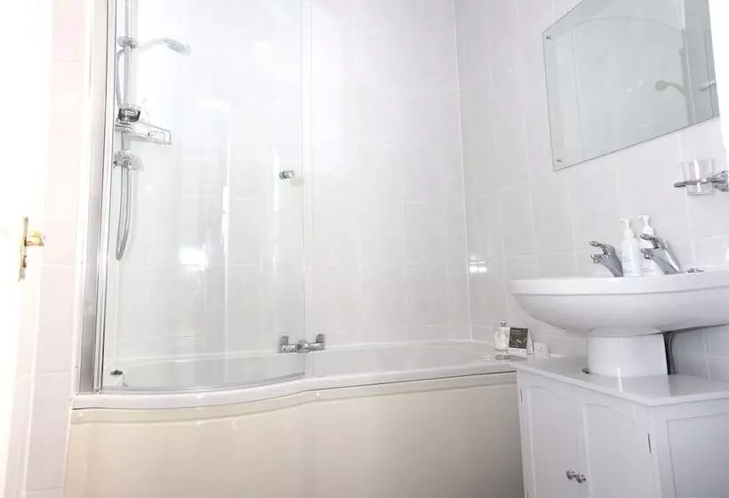 Superior-huone, Beaumont Guest House Windermere   Adult Only   Free Car Park & Off Site Access To The Local Health C