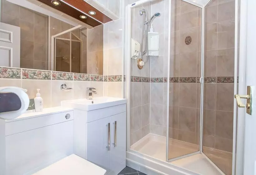 Superior-huone, Beaumont Guest House Windermere   Adult Only   Free Car Park & Off Site Access To The Local Health C