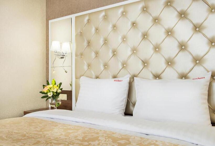 سوییت, Bonapart Hotel By Uhm