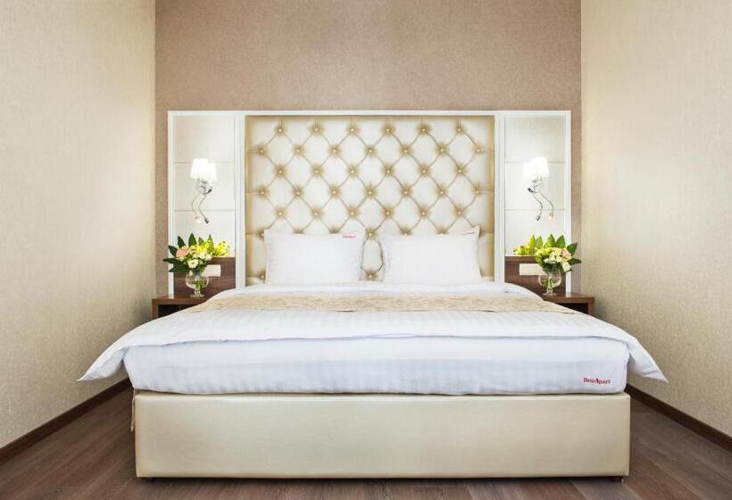 سوییت, Bonapart Hotel By Uhm