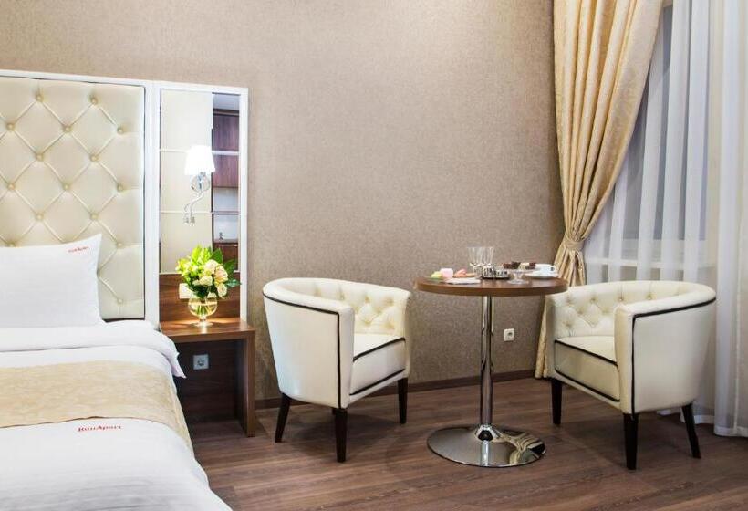 سوییت جونیور, Bonapart Hotel By Uhm