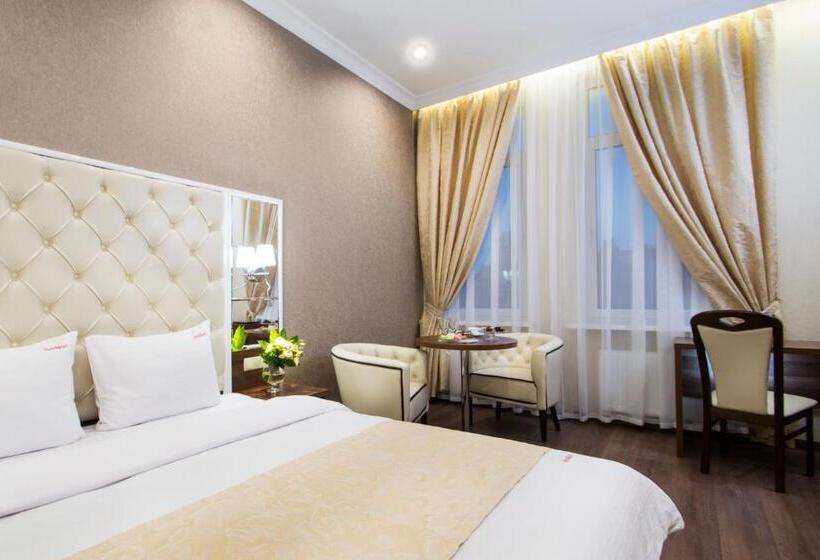 سوییت جونیور, Bonapart Hotel By Uhm