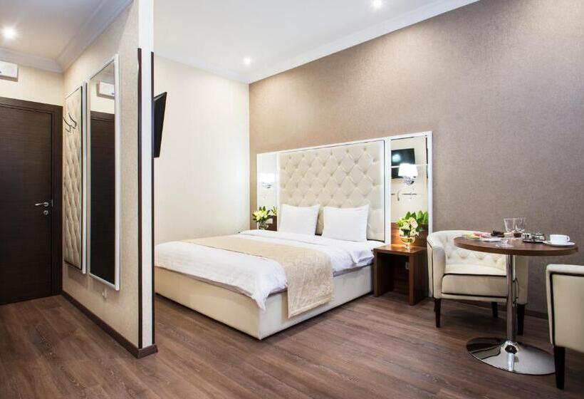 سوییت جونیور, Bonapart Hotel By Uhm