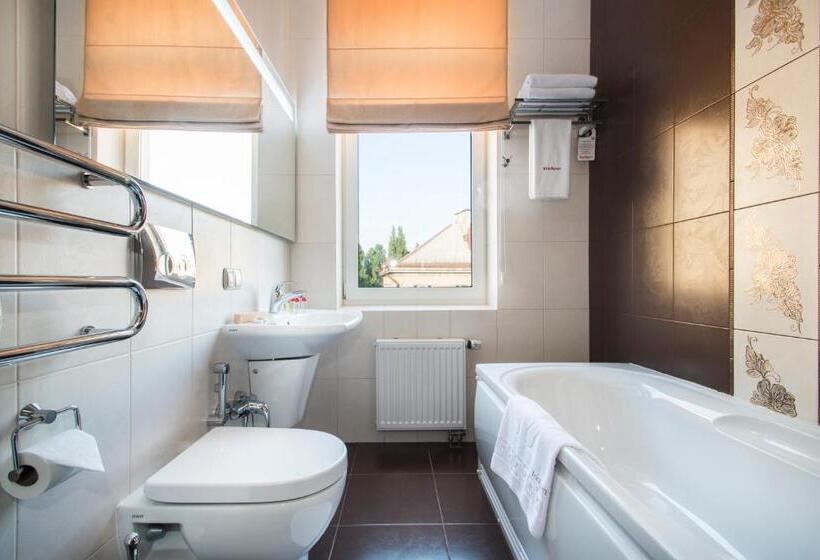 اتاق استاندارد, Bonapart Hotel By Uhm