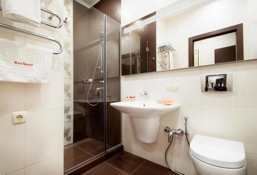 استودیوی استاندارد, Bonapart Hotel By Uhm