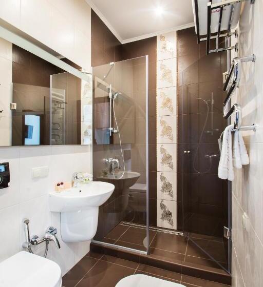 استودیوی استاندارد, Bonapart Hotel By Uhm