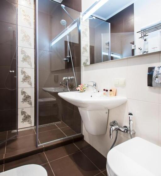 استودیوی استاندارد, Bonapart Hotel By Uhm