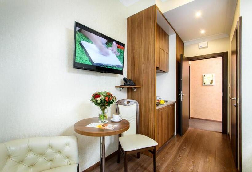 سوییت, Bonapart Hotel By Uhm