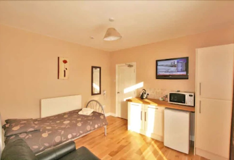 标准单人间, Central Studios Gloucester Road By Roomsbooked   Free Parking