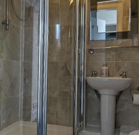 اتاق عادی, The Sycamore Guest House