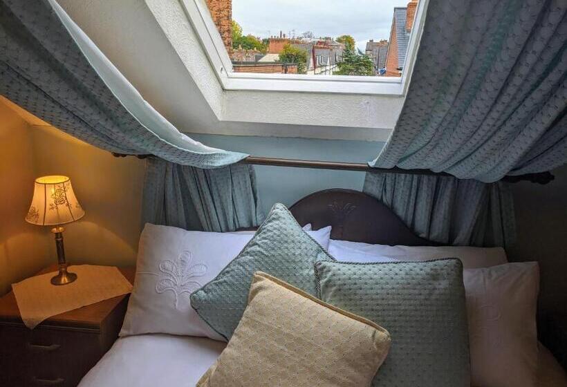 اتاق عادی, The Sycamore Guest House