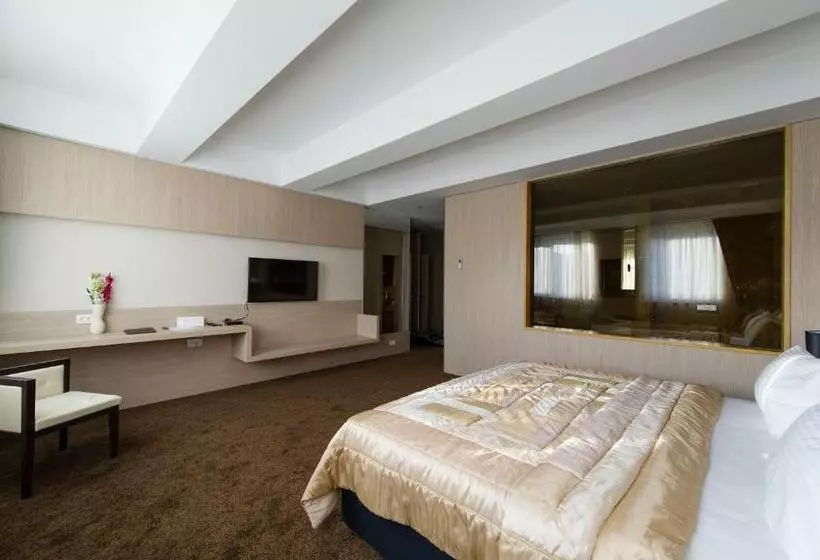 سوئیت پرزیدنت, City Hotel Mostar