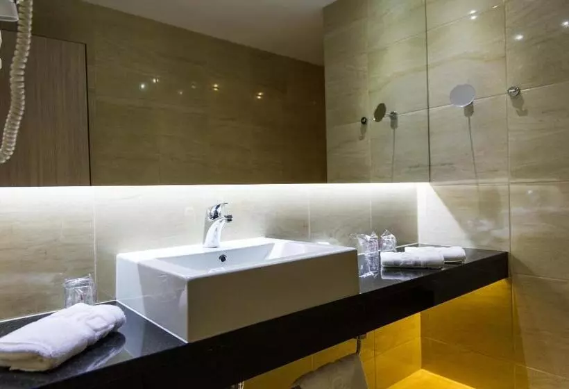 سوییت لوکس, City Hotel Mostar