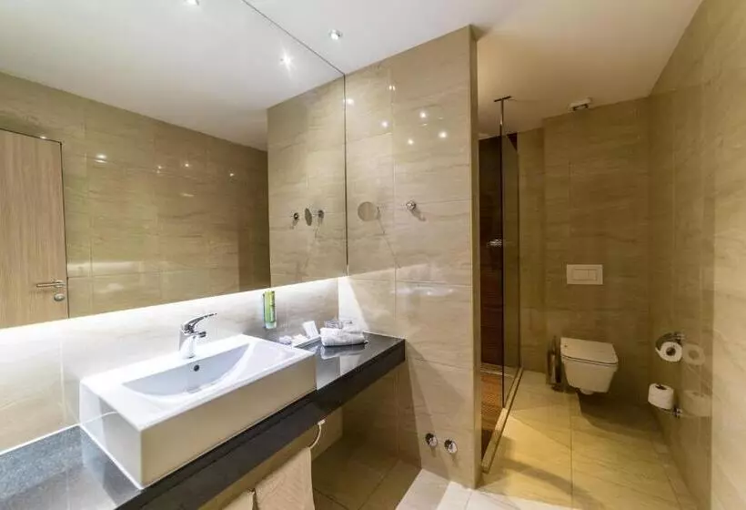 سوییت لوکس, City Hotel Mostar