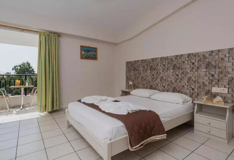 اتاق استاندارد با چشم‌انداز استخر, Cronulla
