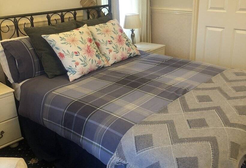 חדר סטנדרט, Crown Lodge