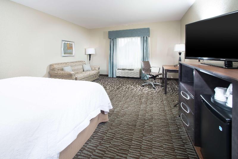 غرفة قياسية سرير كينج, Hampton Inn Hernando